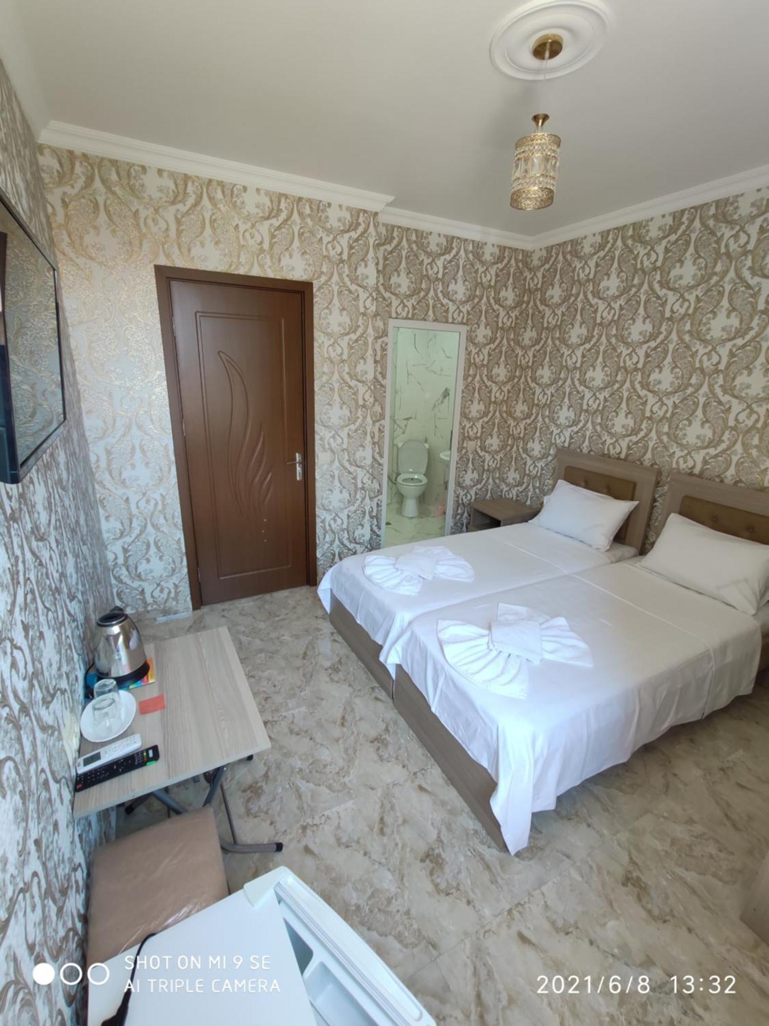 Hotel Vaxx Batumi Room photo